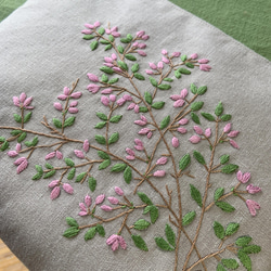 《手刺繍のポーチ》ピンクの萩の花 4枚目の画像