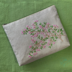《手刺繍のポーチ》ピンクの萩の花 3枚目の画像