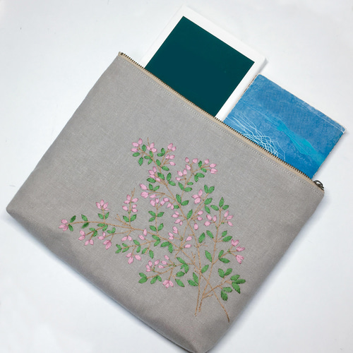 手刺繍のポーチ》ピンクの萩の花 ポーチ Lapin agile 通販 13199129