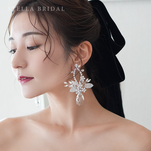 スワロ使用 フローラルチャームの小枝イヤリング＆ピアス Bliss
