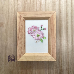八重桜 刺繍フレーム 絹糸と金糸の日本刺繍 壁飾り インテリア