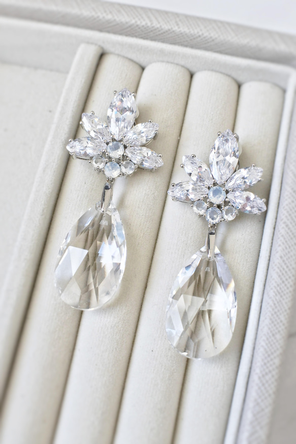 SWAROVSKI】スワロフスキー Angelic スタッドピアス 送料込み