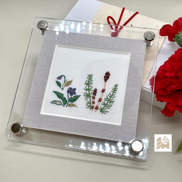 つくしとスミレ 刺繍フレーム 絹糸と金糸の日本刺繡 壁飾り インテリア