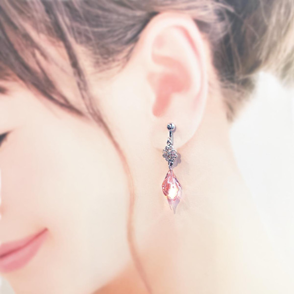 桜ピンク　ガラスドロップのダイヤ型ピアス　桜 5枚目の画像
