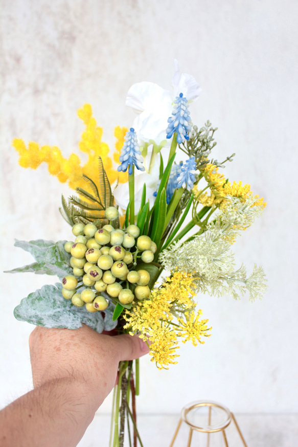 幾何学的ゴールドワイヤー花瓶setミモザブーケのナチュラルアレンジ 5枚目の画像