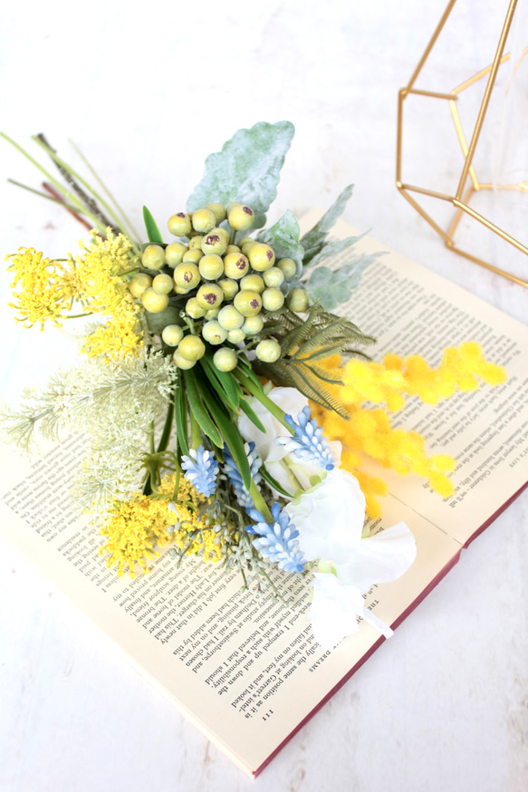 幾何学的ゴールドワイヤー花瓶setミモザブーケのナチュラルアレンジ 6枚目の画像