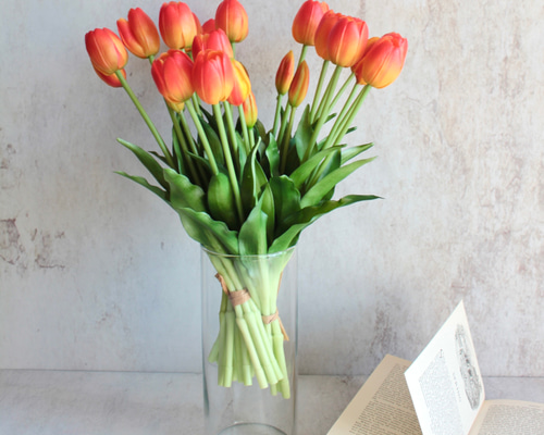 リアルな触り心地】まるで生花のような瑞々しさ|春のチューリップ5本