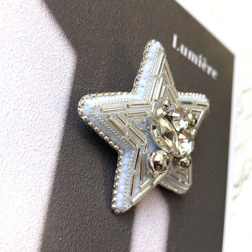 ビーズ刺繍ブローチ 大人スター ホワイト×シルバー 星 夏 ブローチ 