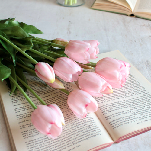 リアルな触り心地】まるで生花のような瑞々しさ|春のチューリップ5本