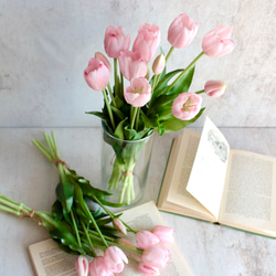 【リアルな触り心地】まるで生花のような瑞々しさ|春のチューリップ5本ブーケ|アーティフィシャルフラワー【ライトピンク】 4枚目の画像