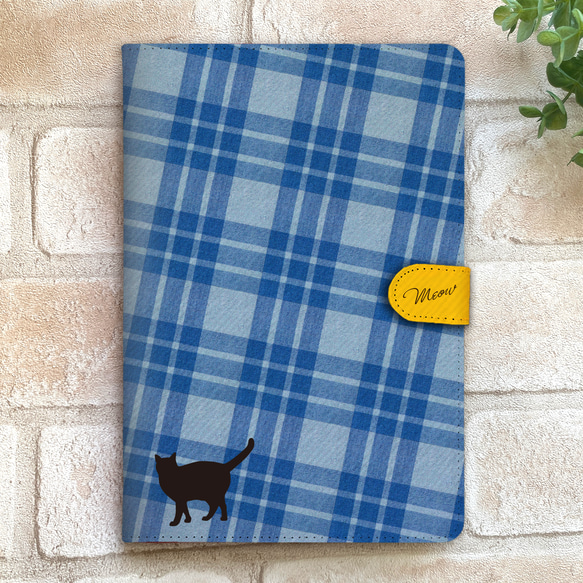 猫とチェックのiPadケース（ブルー×黄） 猫 黒猫 メンズ かわいい ipadケース タブレットケース 1枚目の画像