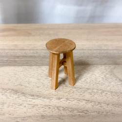 ミニチュア家具シリーズ【丸椅子】 1枚目の画像