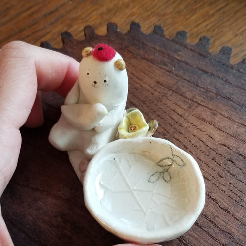 クマと小鳥　陶器　置物 陶のクマさん（小鳥と）～小さな小さな小物入れ～ その他インテリア