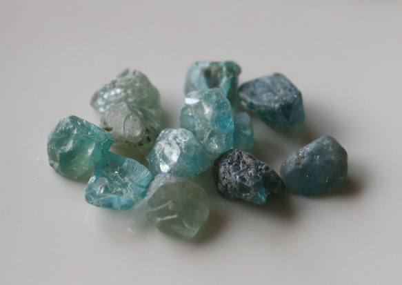 63.6t 天然石 ブルージルコン 原石 セット売り マラウイ産 天然石