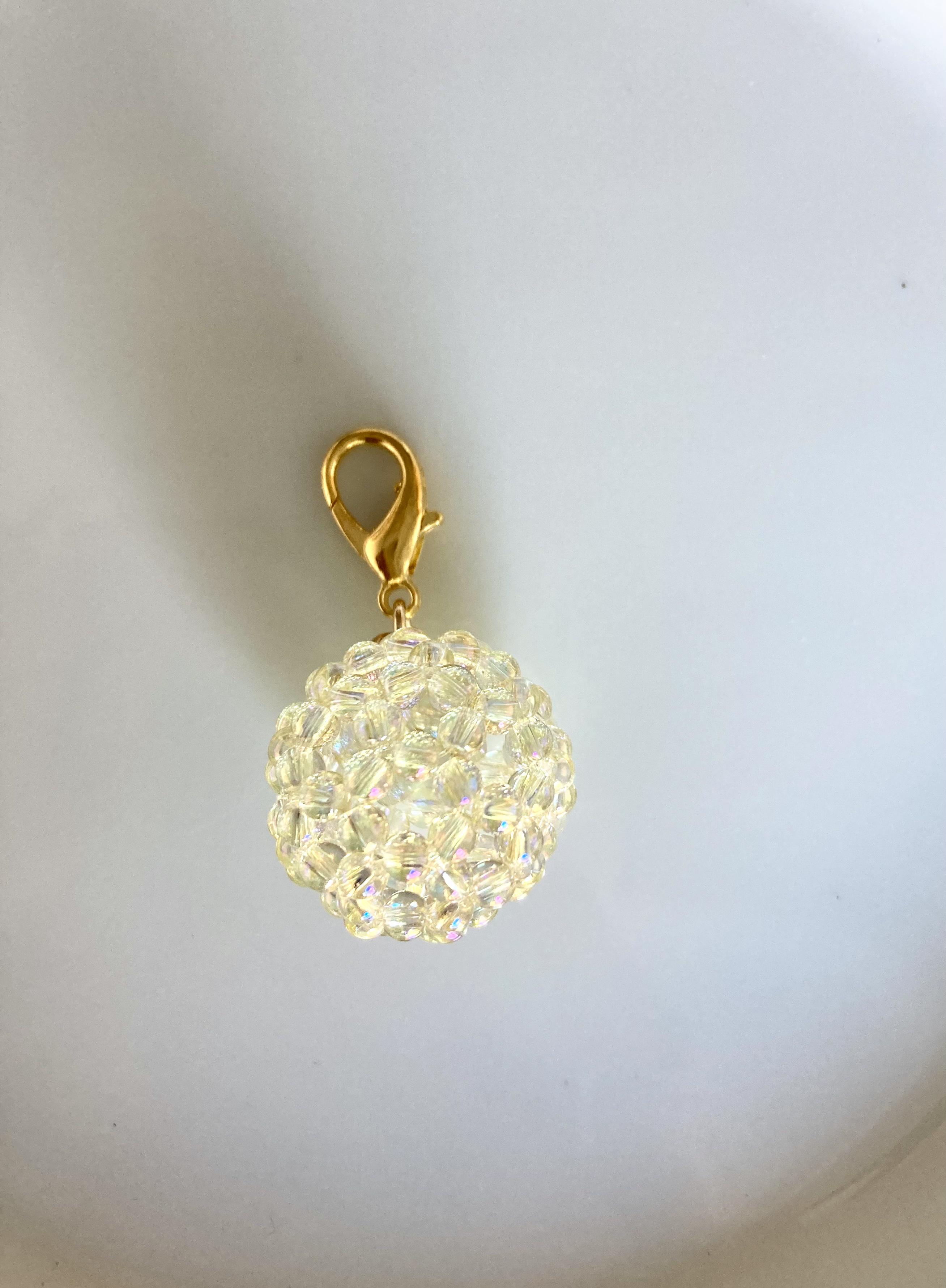 アレンジは自由自在☆　イエローオーラクリスタル　3mm天然石ビーズを使ったフラーレンチャーム