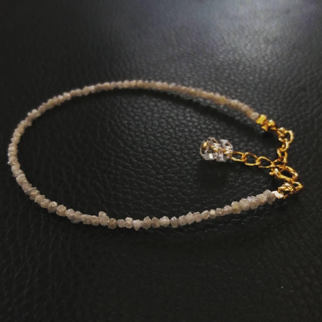 ホワイトグレーダイヤモンドのブレスレット