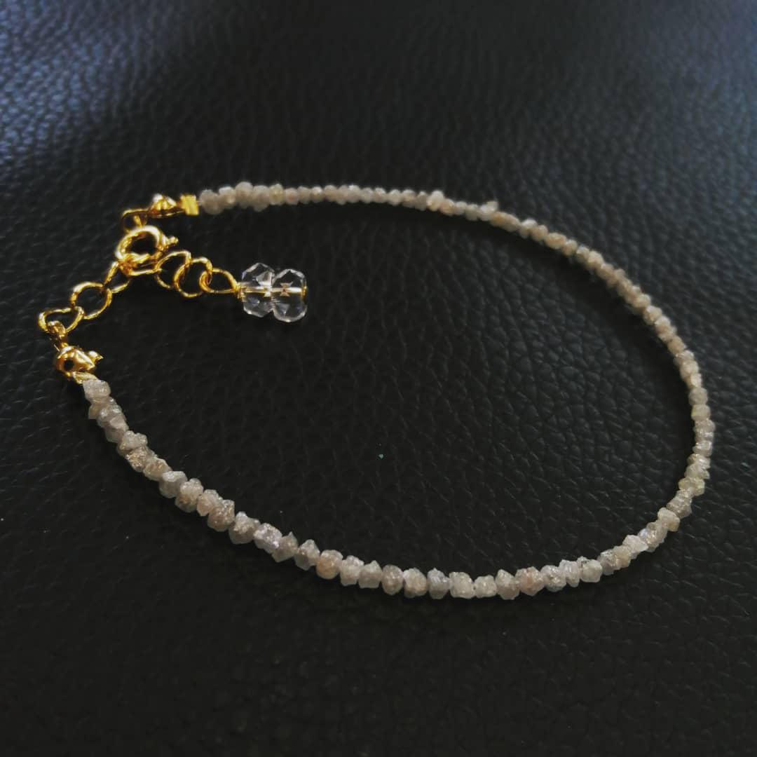 ホワイトグレーダイヤモンドのブレスレット