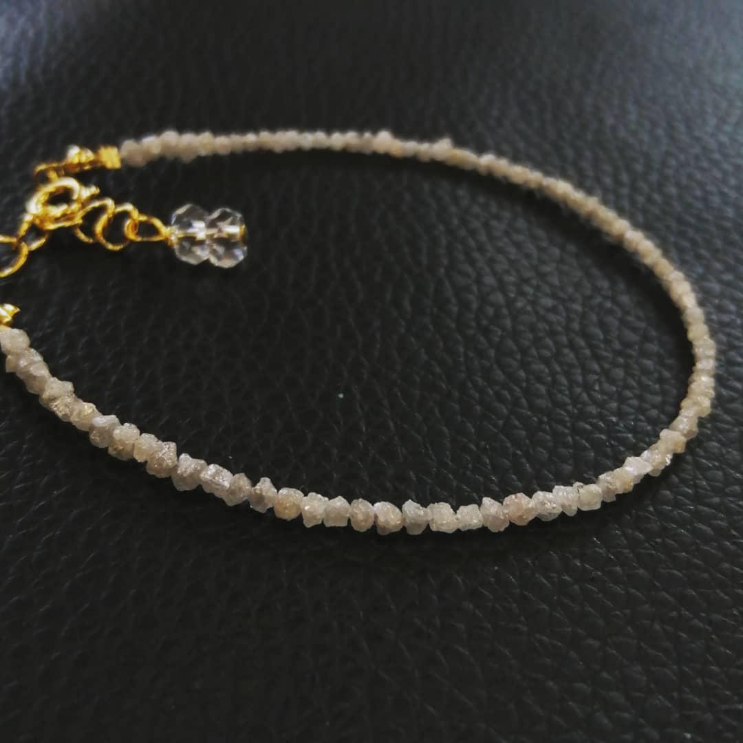 ホワイトグレーダイヤモンドのブレスレット