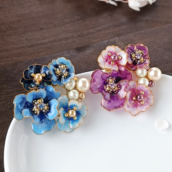 brooch < purple * blue > flowers お花のブーケ 【受注制作】 桜 アネモネ 山茶花 1枚目の画像