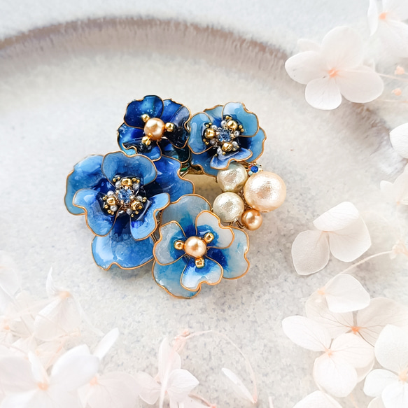 brooch < purple * blue > flowers お花のブーケ 【受注制作】 桜 アネモネ 山茶花 6枚目の画像