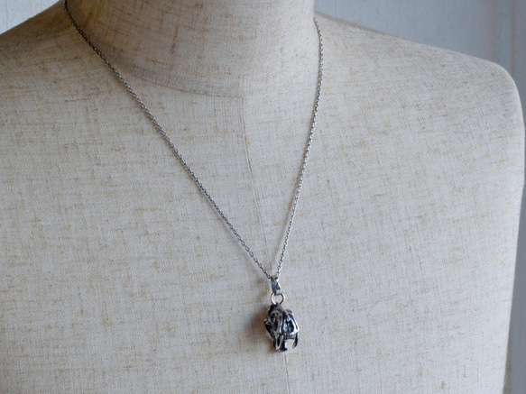 Frog ball pendant aquamarine leather cord necklace 第10張的照片
