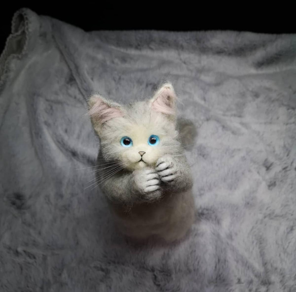 mia 受注商品 キジ白 猫 羊毛フェルト 置物 ハンドメイド L