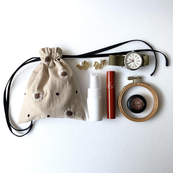 (白×茶)アネモネ刺繍の巾着袋 3枚目の画像