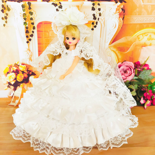 リカちゃんサイズ フリルたっぷりのウェディングドレス プリューム