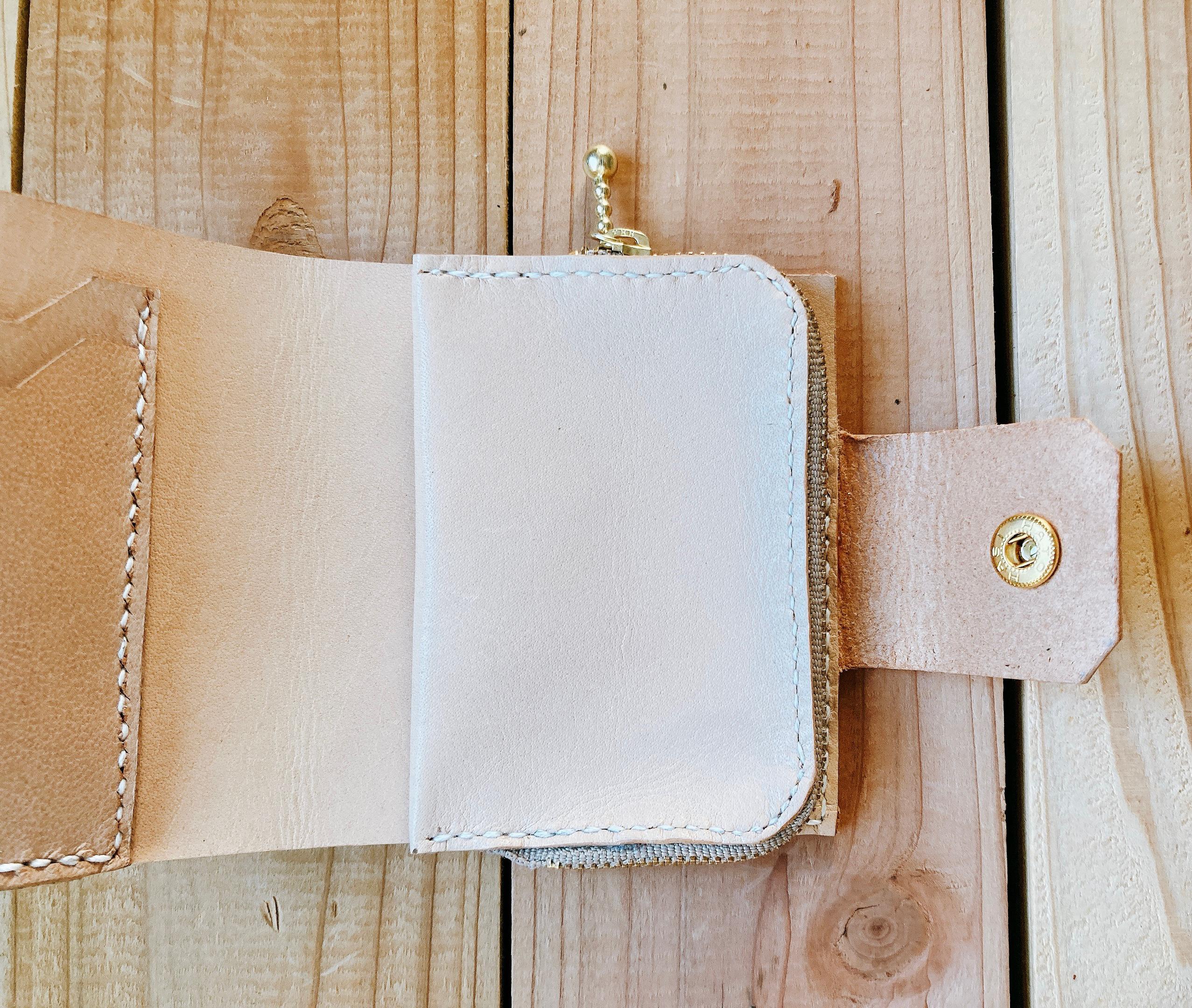 【ヌメ革】ミスター・ウォレット（レザー/財布/二つ折り/ボウタイ/メンズ/レディース/プレゼント/コンパクト）カフェオレ