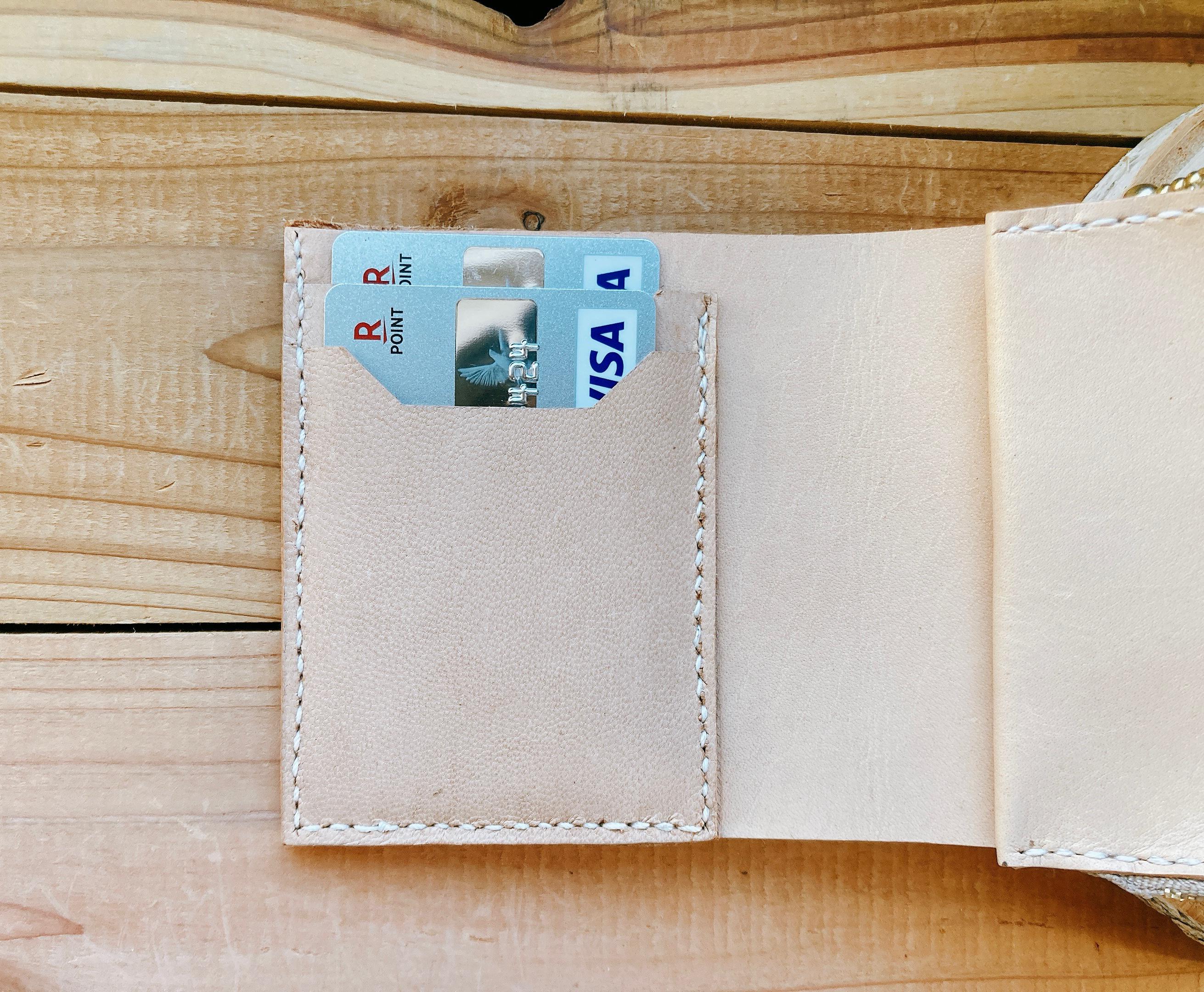 【ヌメ革】ミスター・ウォレット（レザー/財布/二つ折り/ボウタイ/メンズ/レディース/プレゼント/コンパクト）カフェオレ