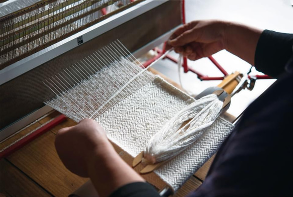 福島の温もり感じる手つむぎ真綿の手織りストール 15枚目の画像