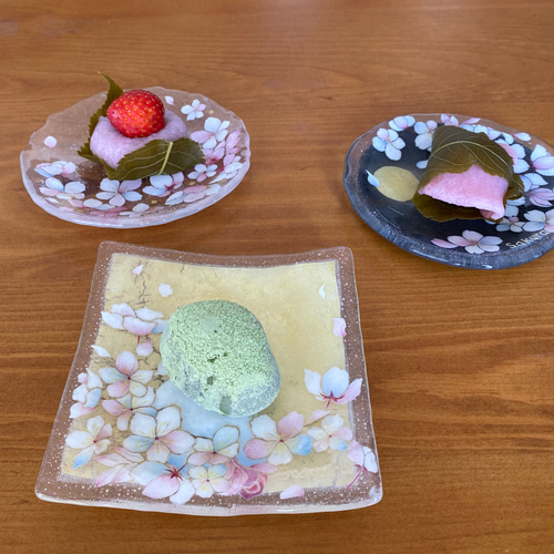 再販】✨富士桜金硝子角皿✨金色ガラス皿✨桜✨富士山✨敬老の日✨誕生
