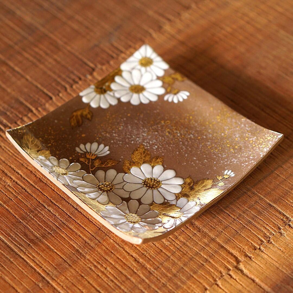 上品　かわいい　京焼　華やか　皿　縁起　菊　陶芸　京都　作家　西條淳子　　　　 7枚目の画像