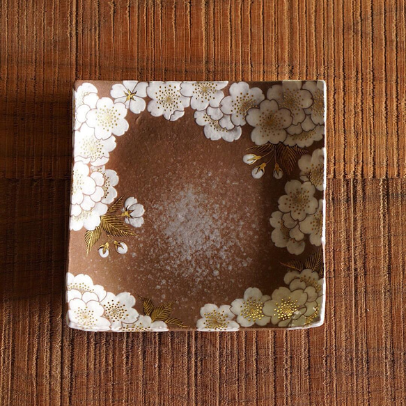 上品　かわいい　京焼　華やか　皿　縁起　桜　陶芸　京都　作家　西條淳子　　　　 2枚目の画像