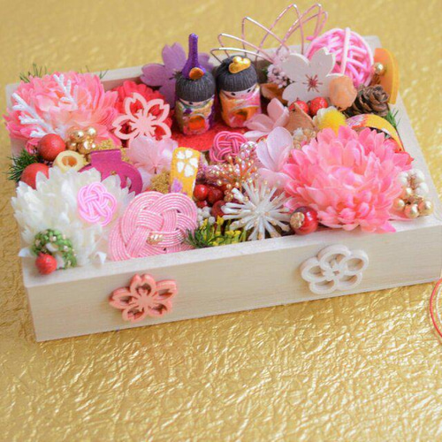 ひな人形のミニチュア お花のアレンジメント ひな祭りの玄関インテリア