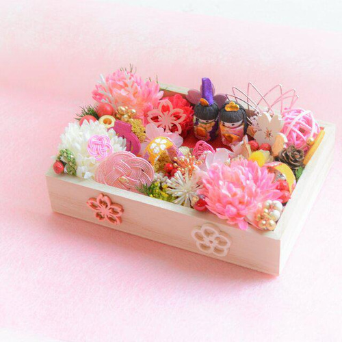 ひな人形のミニチュア お花のアレンジメント ひな祭りの玄関インテリア
