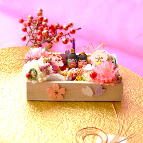 ひな人形のミニチュア お花のアレンジメント ひな祭りの玄関インテリア