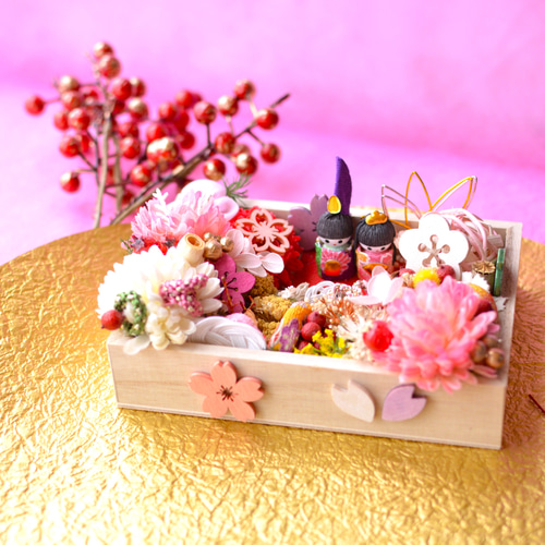 ひな人形のミニチュア お花のアレンジメント ひな祭りの玄関インテリア
