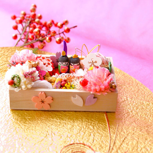 ひな人形のミニチュア お花のアレンジメント ひな祭りの玄関インテリア