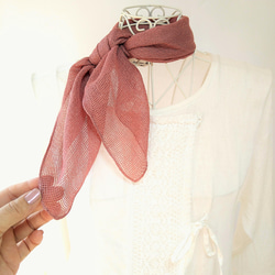 草木染め・シルクスカーフ・ネット織り・ふんわり甘さのあるテラコッタ 3枚目の画像