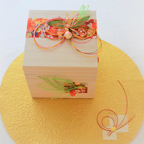 受注制作 おひなさま桐箱ミニチュアボックス 桃の節句のお花詰め合わせ