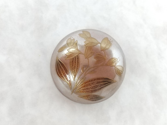 蒔絵ブローチ/ 蘭の花 / maki-e brooch/ orchid flowers 2枚目の画像