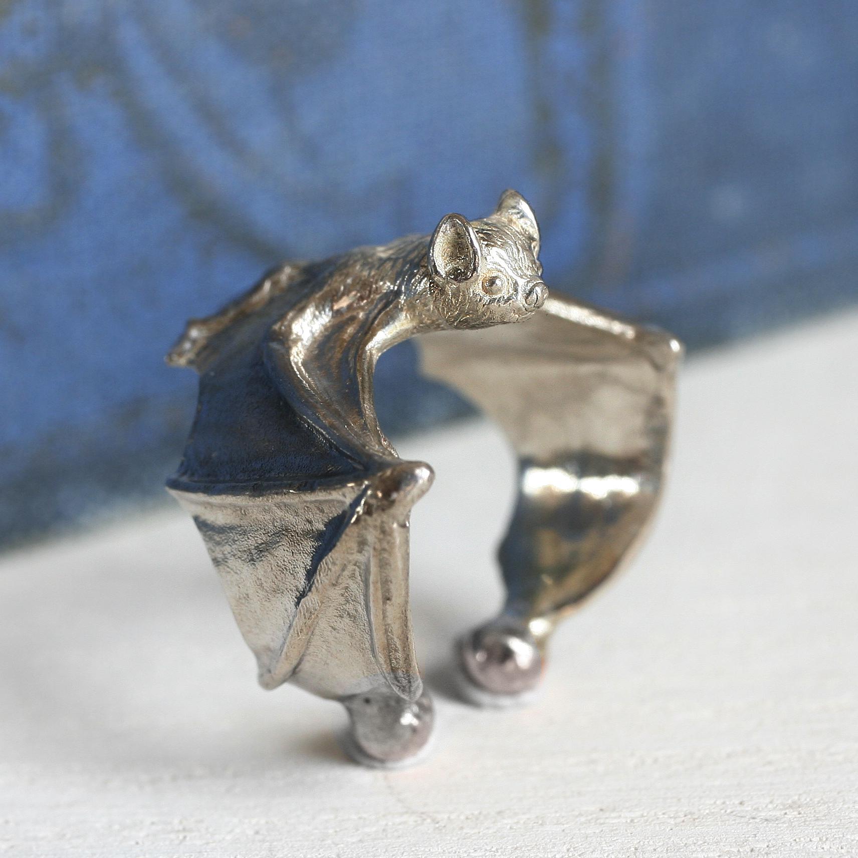 コウモリのボリュームイヤーカフ シルバー『銀製』 【受注生産】