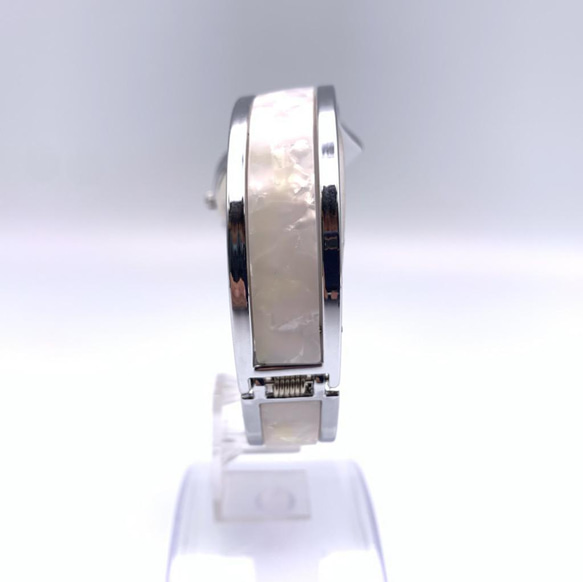 プラスチックバングル時計（JG-009S・ホワイトカラー） 3枚目の画像