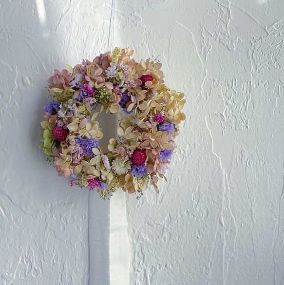 紫陽花のドライフラワーリース  無料スペシャルラッピング　スターチス 7枚目の画像
