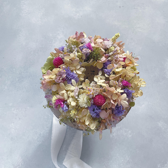 紫陽花のドライフラワーリース  無料スペシャルラッピング　スターチス 2枚目の画像