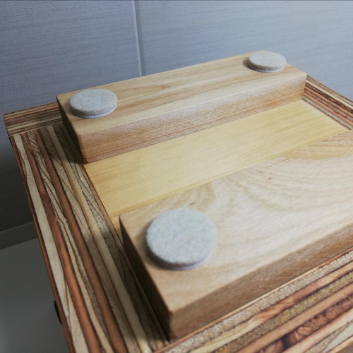 キューブ型の木製プランターカバー 観葉植物 ナチュラル ヴィンテージ