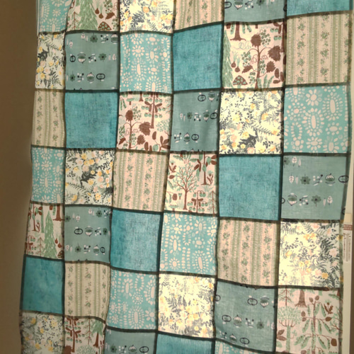 パッチワーク　ガーランド☆グリーン ❤チョコミントのような❤ランダムパッチワークカーテン ミント