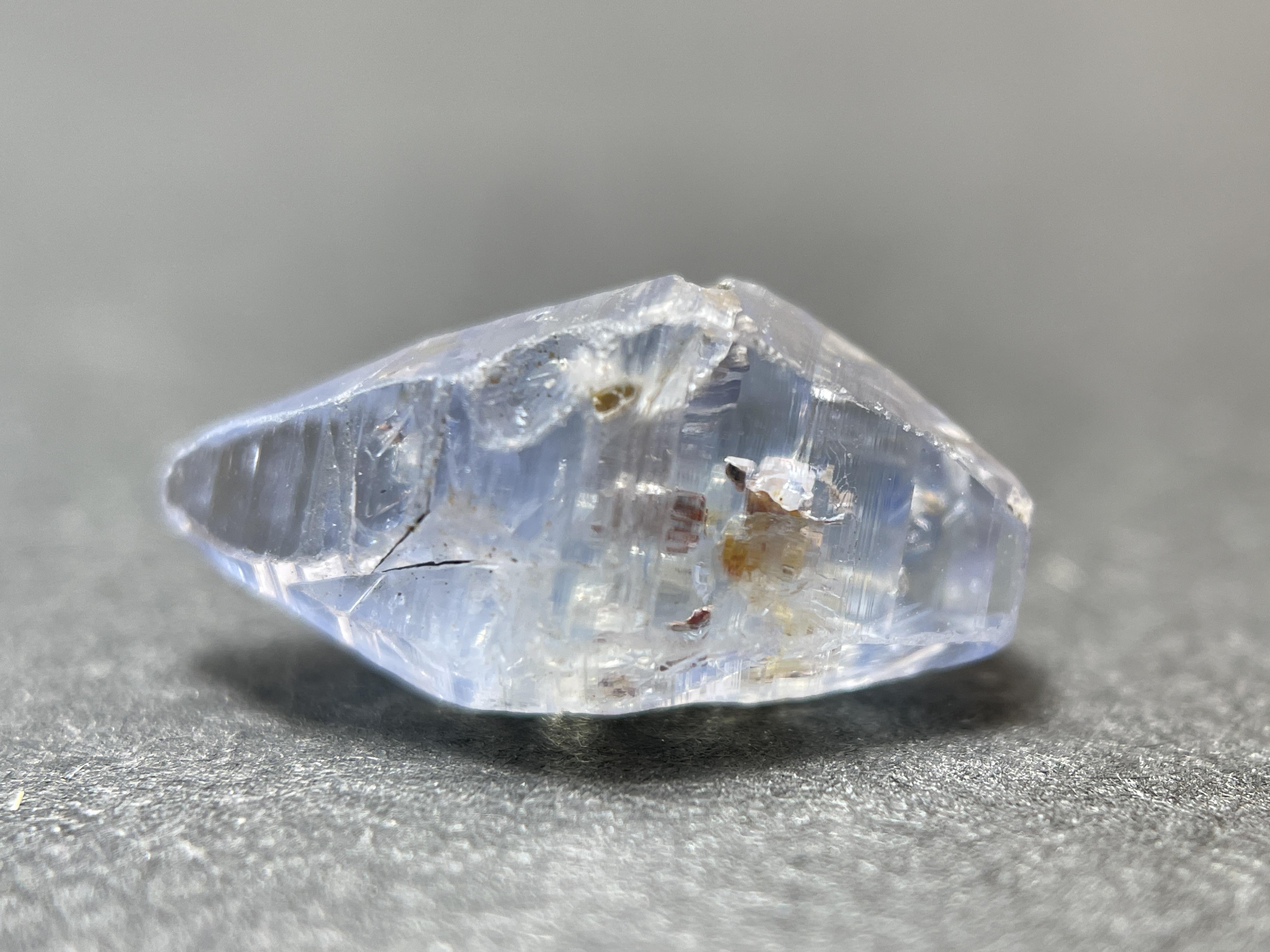 ブルーサファイア　クリスタル　原石結晶　コランダム　2ct