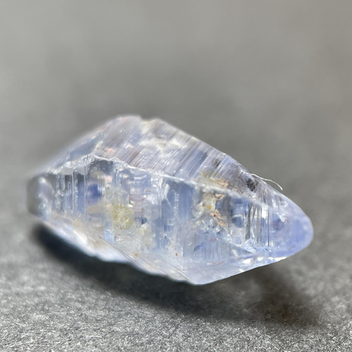 ブルーサファイア　クリスタル　原石結晶　コランダム　2ct